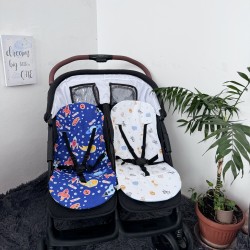 ЛЯТНА ТЪНКА ПОДЛОЖКА ЗА КОЛИЧКА ЗА БЛИЗНАЦИ КОСМОС И ЗООПАРК